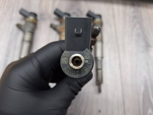 BMW E46 204d4 porlaszt, injektor 7 789 661