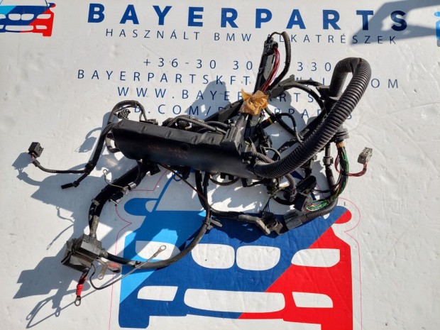 BMW E46 316i 316ti 318i 318ti N42 N42B18 N42B20 kis motortér váltó kö