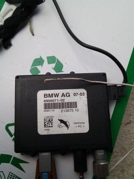 BMW E46 antenna jelerősitő és zajszürő modul