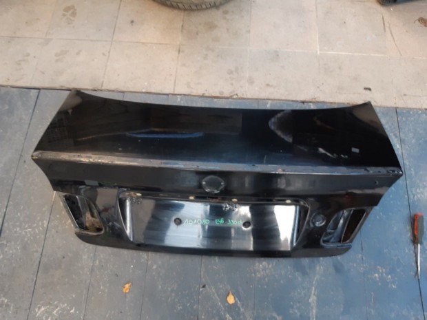 BMW E46 facelift sedan fekete schwarz 2 csomagtér ajtó fedél