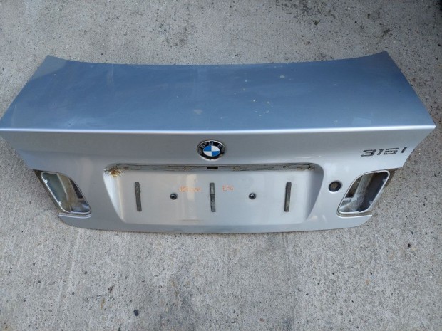 BMW E46 sedan facelift ezst titansilber csomagtr csomagtart ajt f