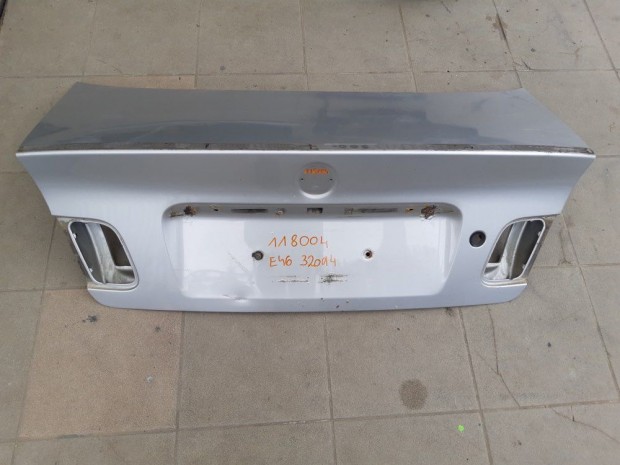 BMW E46 sedan facelift sérült ezüst titansilber csomagtér csomagtartó