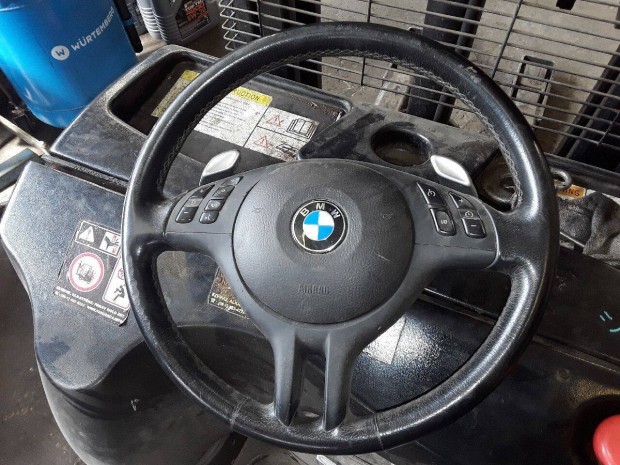 BMW E46 vltfles kormny