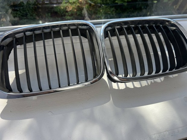 BMW E46 vese hűtőrács
