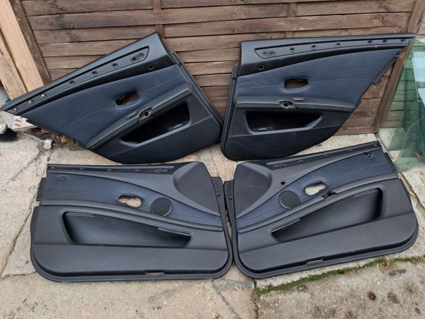BMW E60 E61 fekete kk br ajtkrpit szett