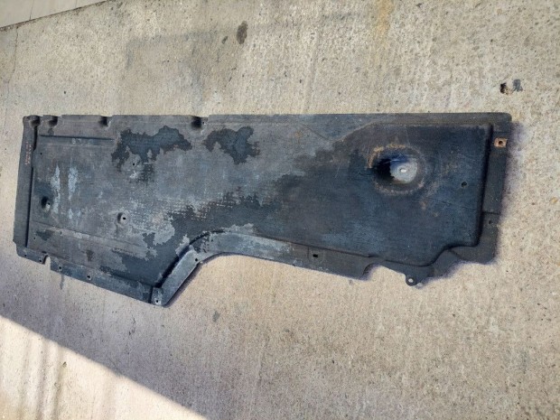 BMW E60 E61 jobb alsó nagy hosszú alsó burkolat páncél haslemez haspá
