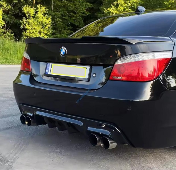 BMW E60 E61 oo--oo M5 style diffuzor / f�nyes fekete /