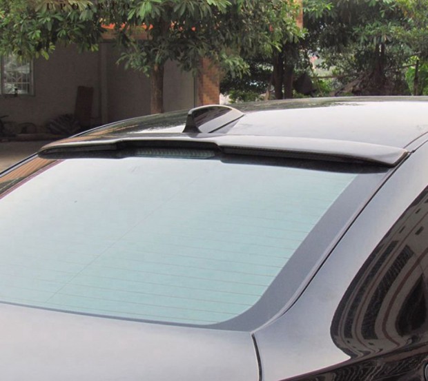 BMW E60 hátsó szélvédő spoiler / légterelő, fényes fekete