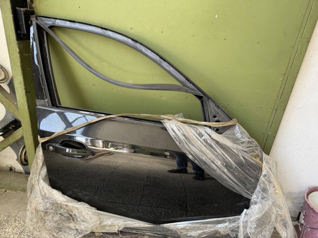BMW E60 jobb első ajtó (fekete)