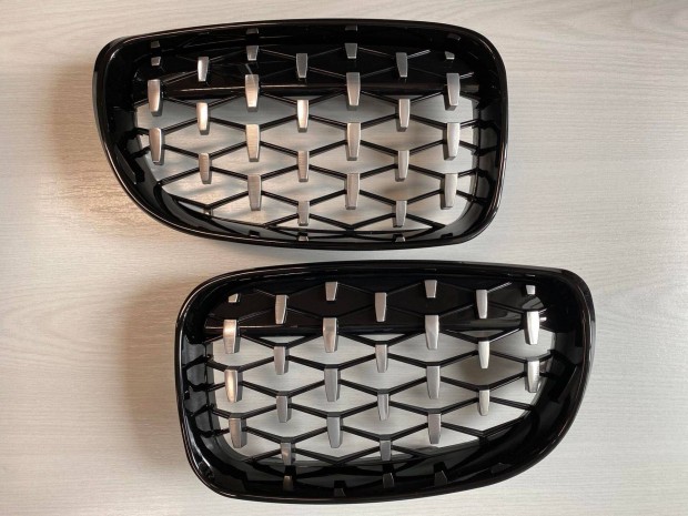 BMW E81 E82 E87 LCI E88 (1-es BMW) vese Diamond fekete-szatén