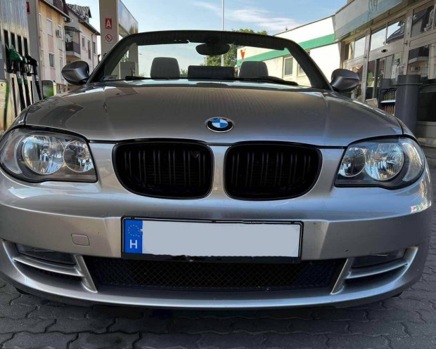 BMW E81 E82 E87 LCI E88 (1-es BMW) vese matt fekete dupla pálcás