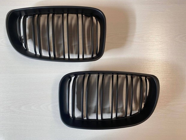 BMW E81 E82 E87 LCI E88 (1-es BMW) vese matt fekete dupla pálcás