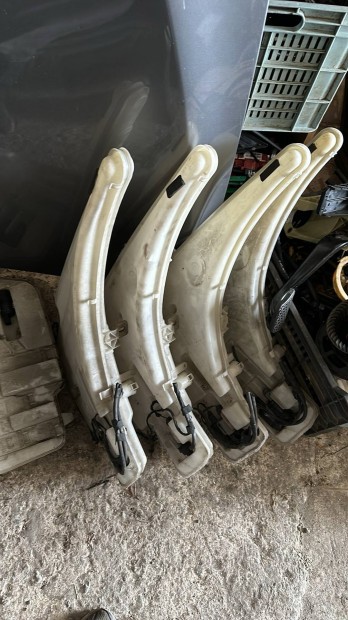 BMW E81 E87 E90 E91 ablakmosó tartály motor