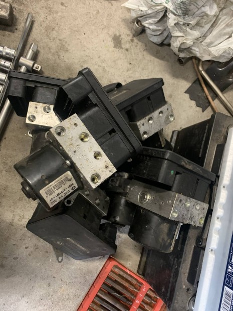 BMW E81 E87 E90 E91 abs kocka abs tömb