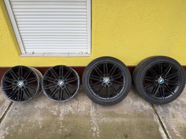 BMW E82, E87 1es M felnik fekete Style 207 M