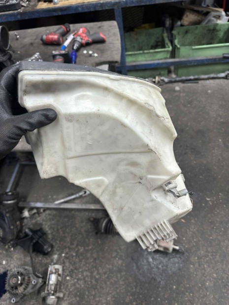 BMW E83 Ablakmos folyadk tartly