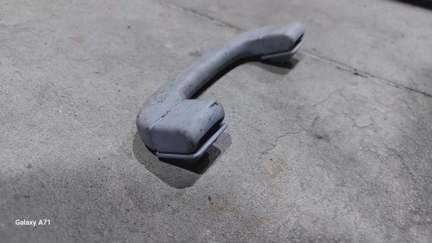 BMW E87 E90 04- Tet�k�rpit fels� foganty� kapaszkod� markolat 0177