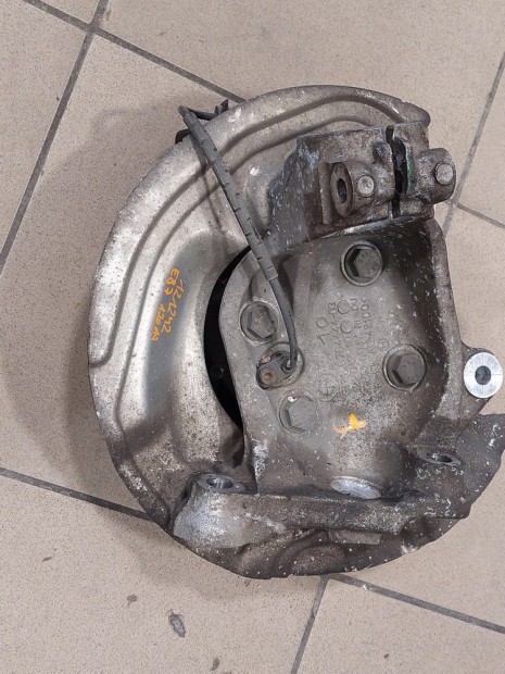 BMW E87 E90 E91 E92 E93 Z4 jobb els� csonk�llv�ny tengelycsonk ker�ka