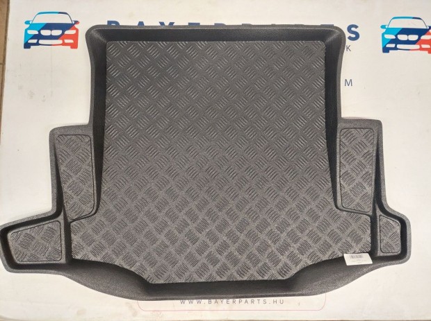 BMW E87 csomagt�r �J csomagtart� t�lca gumit�lca csomagt�rt�lca