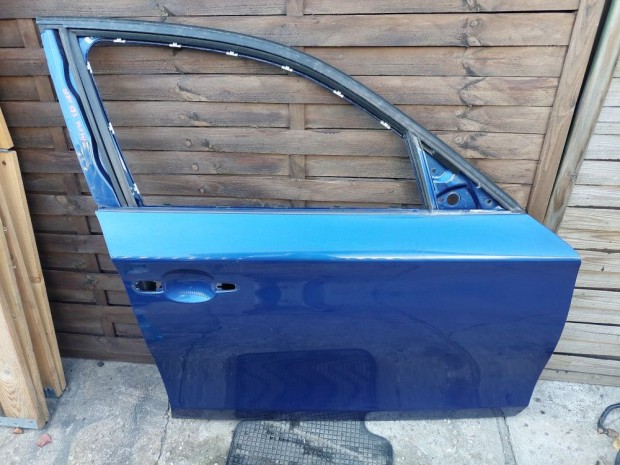 BMW E87 kék montegoblau jobb első ajtó