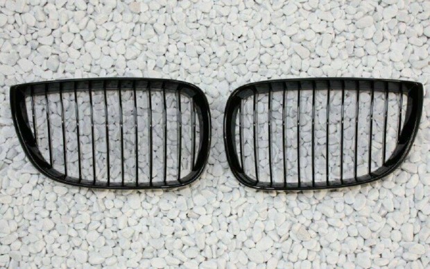 BMW E87 preface (1-es BMW) vese hűtőrács díszrács lakk fekete