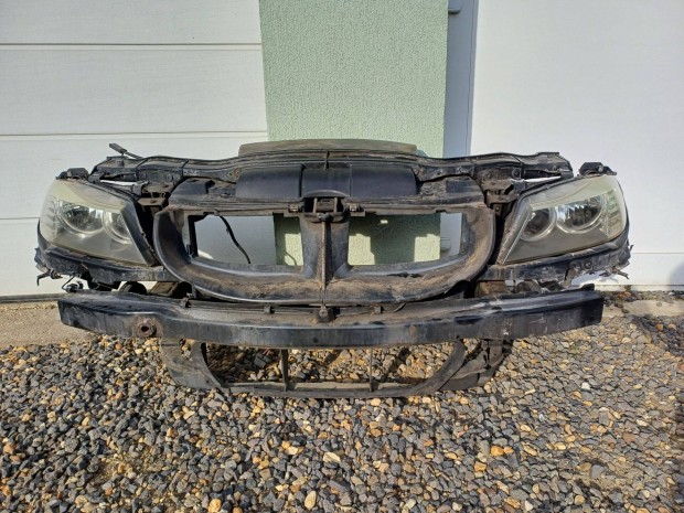 BMW E90/E91 LCI/Facelift zârhid/hütösor 2.0D/lampapar egyben