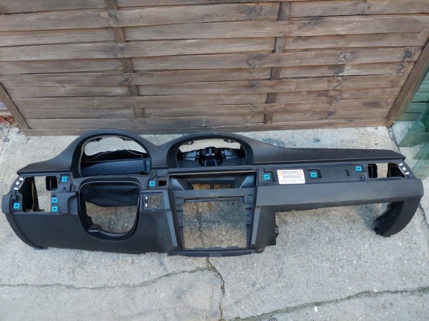 BMW E90 E91 navis fekete műszerfal párna
