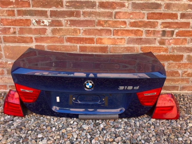 BMW E90 LCI facelift csomagtrajt. Le Mans Blau 381