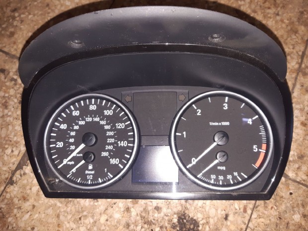 BMW E90 Óraegység / Kilométeróra
