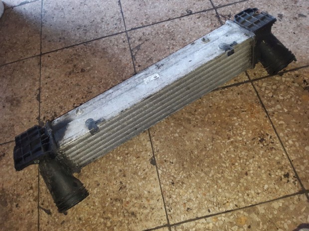 BMW E90 Töltőlevegő Hűtő / Intercooler