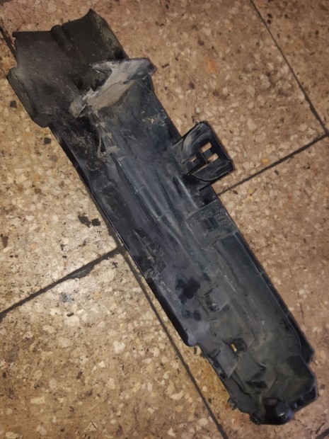 BMW E90 Vízhűtő Tartó