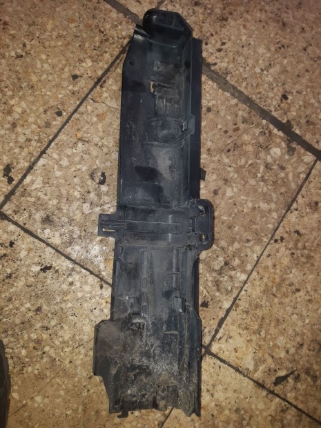 BMW E90 Vízhűtő Tartó