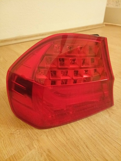 BMW E90, E91, bal hátsó lámpa, üres, külső, LED-es. Sedan Tyc 11-11678