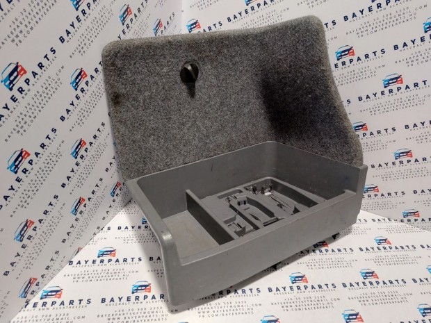 BMW E90 csomagt�r t�rol� szersz�m tart� szersz�mtart� rekesz k�rpit