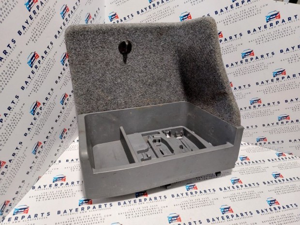 BMW E90 csomagt�r t�rol� szersz�m tart� szersz�mtart� rekesz k�rpit