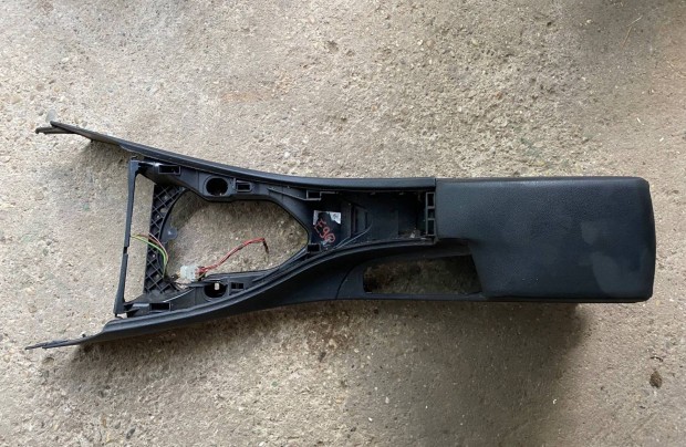 BMW E90 könyöklő