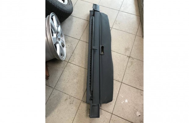 BMW E91 - csomagtér roló