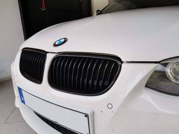 BMW E92 E93 face (3-as coupe/cab/M3) vese lakk fekete keret