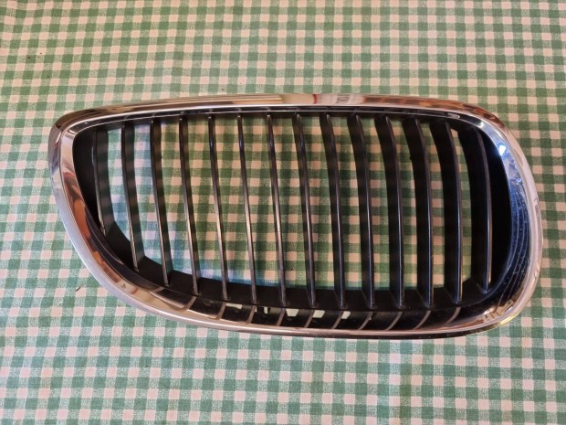 BMW E92 E93 preface Jobb vese díszrács