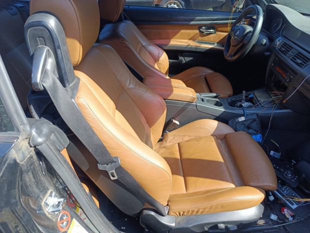 BMW E93 335i alkatrészek bontás