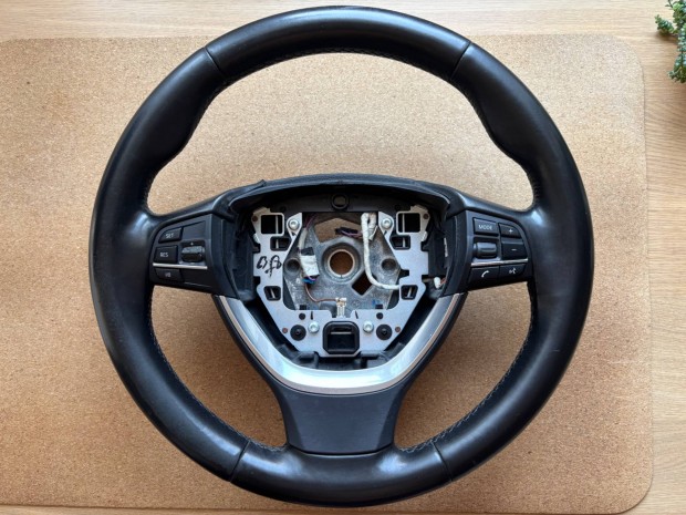 BMW F01 F10 F11 kormány, gombokkal