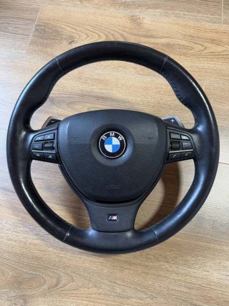 BMW F10 F11 F06 F12 F13 F01 M Sport Kormány Fűthető rezgős sávtartó