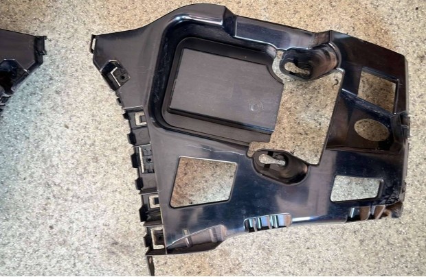 BMW F20 LCI hátsó lökhárítótartó