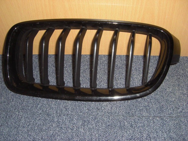 BMW F30 F31 F35 (3-as limusin, coupe, cabrio) vese / fnyes fekete BAL