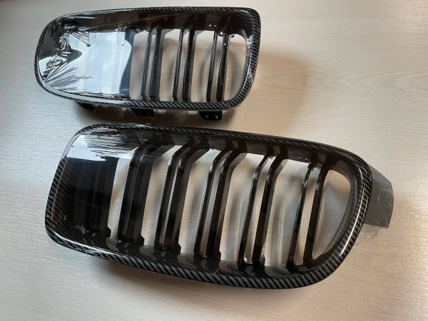 BMW F30 F31 F35 vese díszrács / hűtőrács karbon dupla pálcás