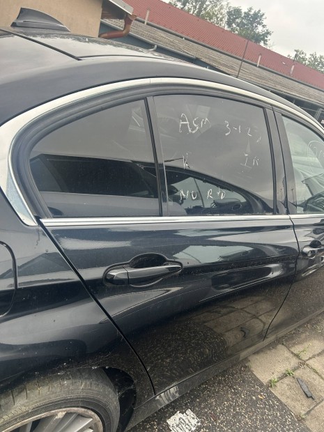 BMW F30 jobb hátsó ajtó