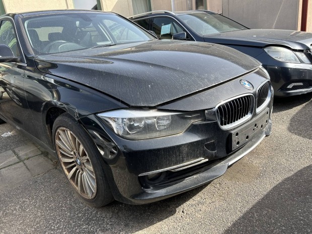 BMW F30 komplett csavaros eleje
