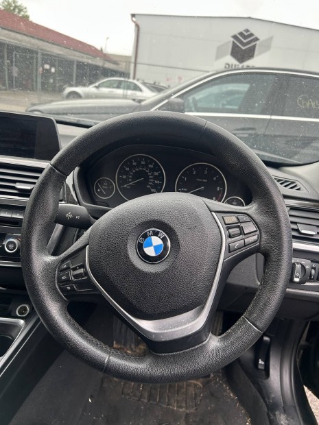 BMW F30 kormány
