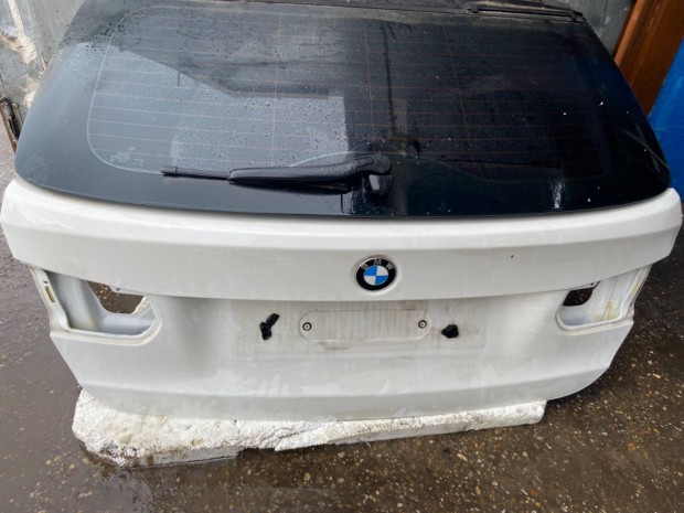 BMW F31 csomagtr ajt