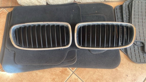 BMW F31 hűtőrács,tükörbotítás,szőnyeg szett